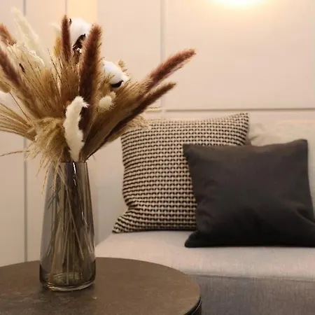 Spacious, Luxurious & Modern 2br-maissonette-amazing Finish-historical Centre-renovated 2024 아파트